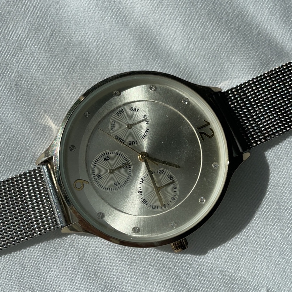 Silver Watch - Picture 3 of 3